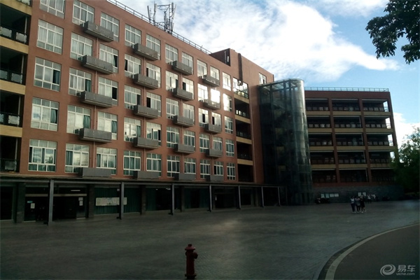 纽约汇市：美元下跌且成交淡静 美国贸易政策不确定